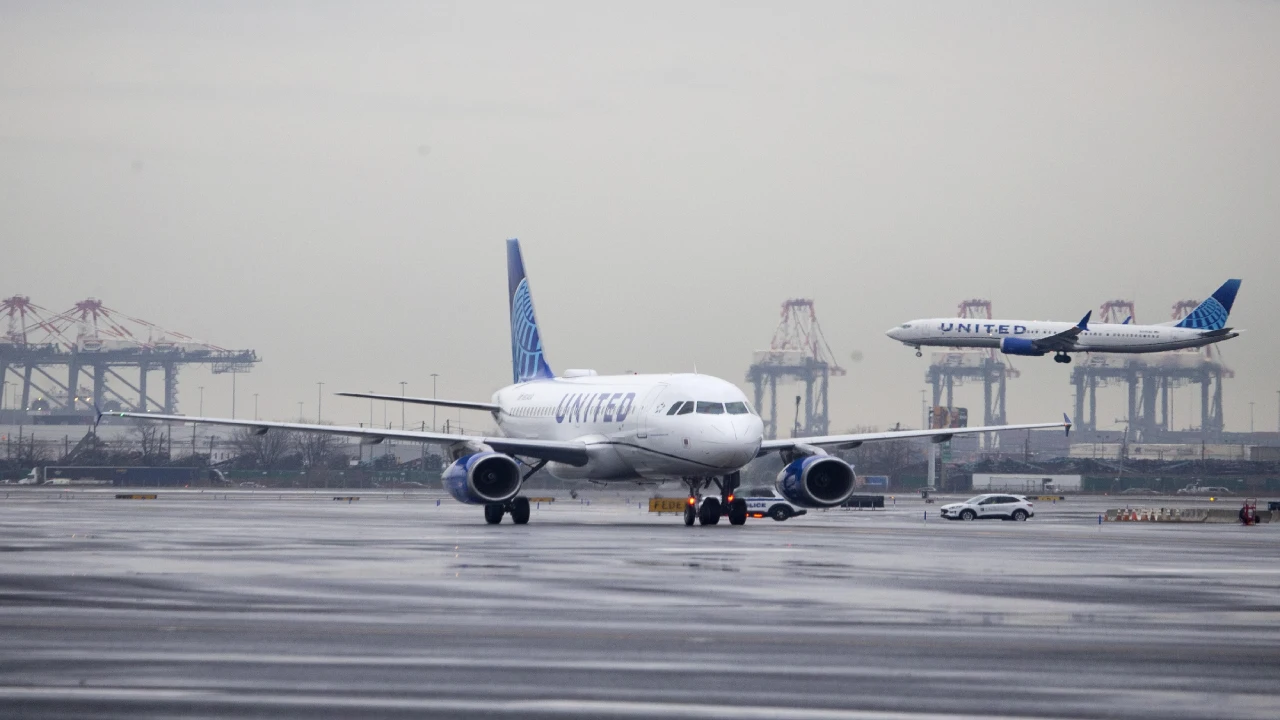 Flights from Miami Airport (MIA) to Newark Airport (EWR)